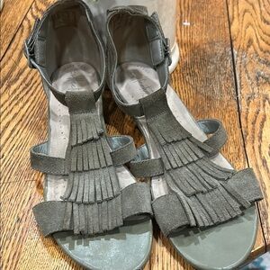 Clark’s Olive Suede Abigail Sun Fringe  Wedge Sandals